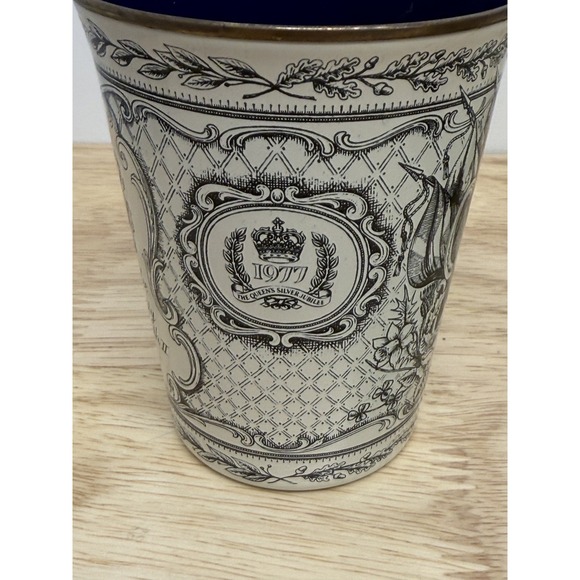 Bilston & Battersea Enamels '1977 Silver Jubilee Beaker', Halcyon Days #18 - Picture 4 of 6